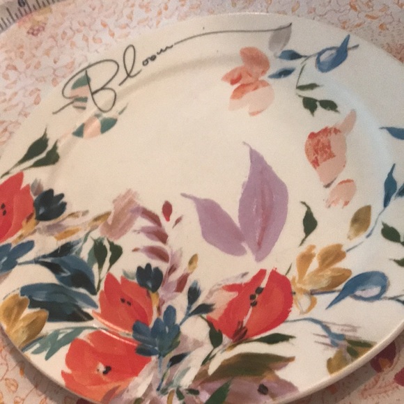 “Anthropologie” 8 inch plate “ Bloom ” NWT,  Floral, feminine, watercolor style - Picture 5 of 6